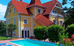 Éden Villa Családi Apartmanház